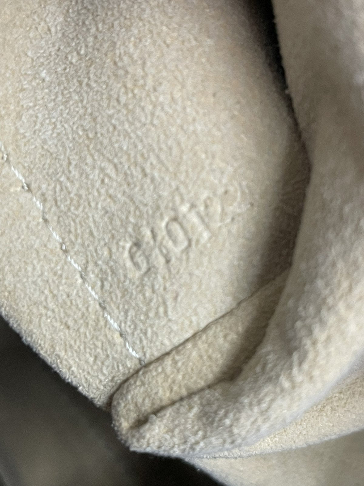 Louis Vuitton Artsy Monogram - AgeVintage