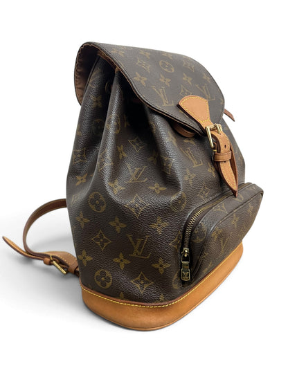 Zaino Louis Vuitton Montsouris MM vista laterale con tracolla