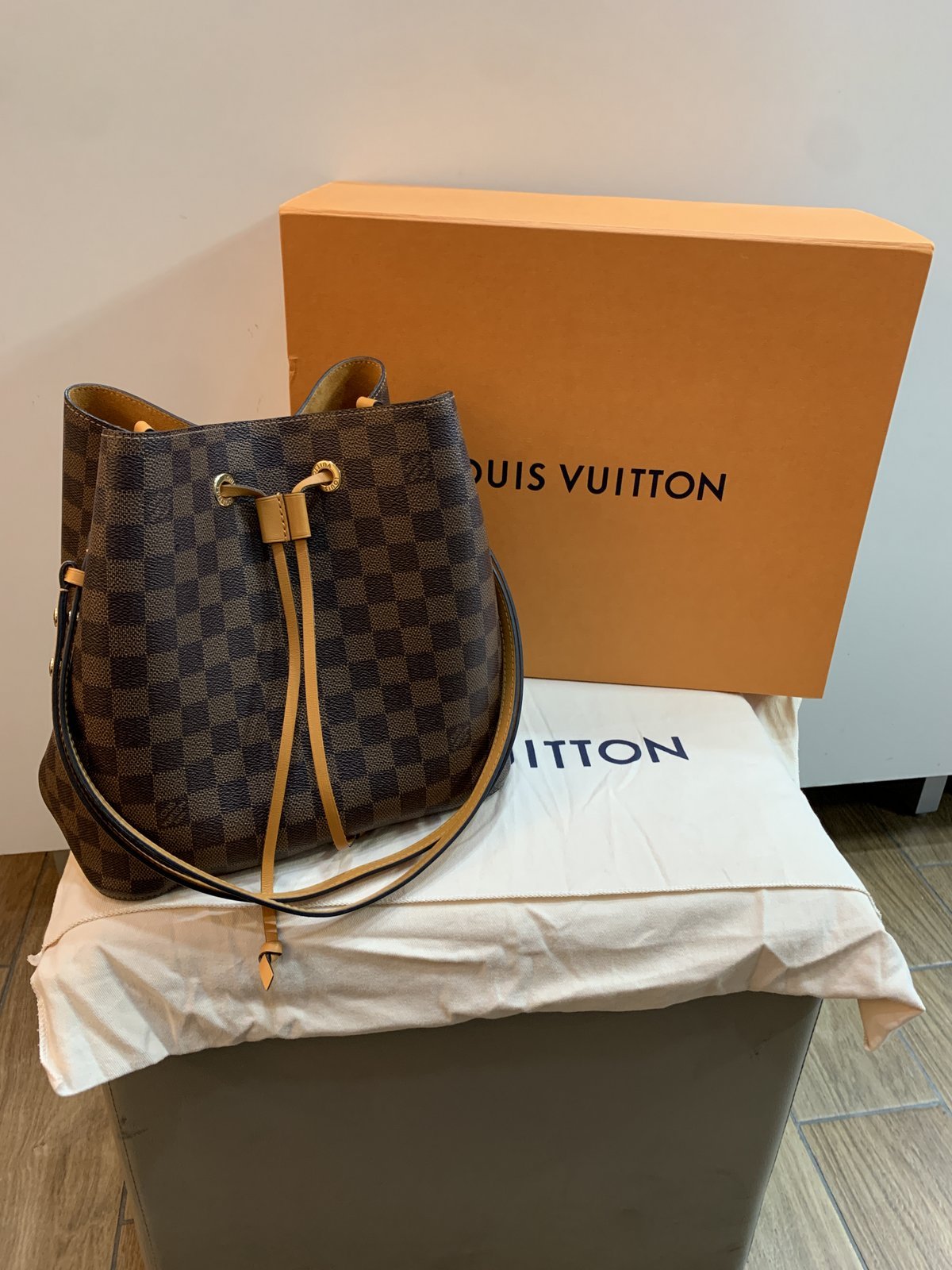Louis Vuitton NèoNoè Damier MM - AgeVintage