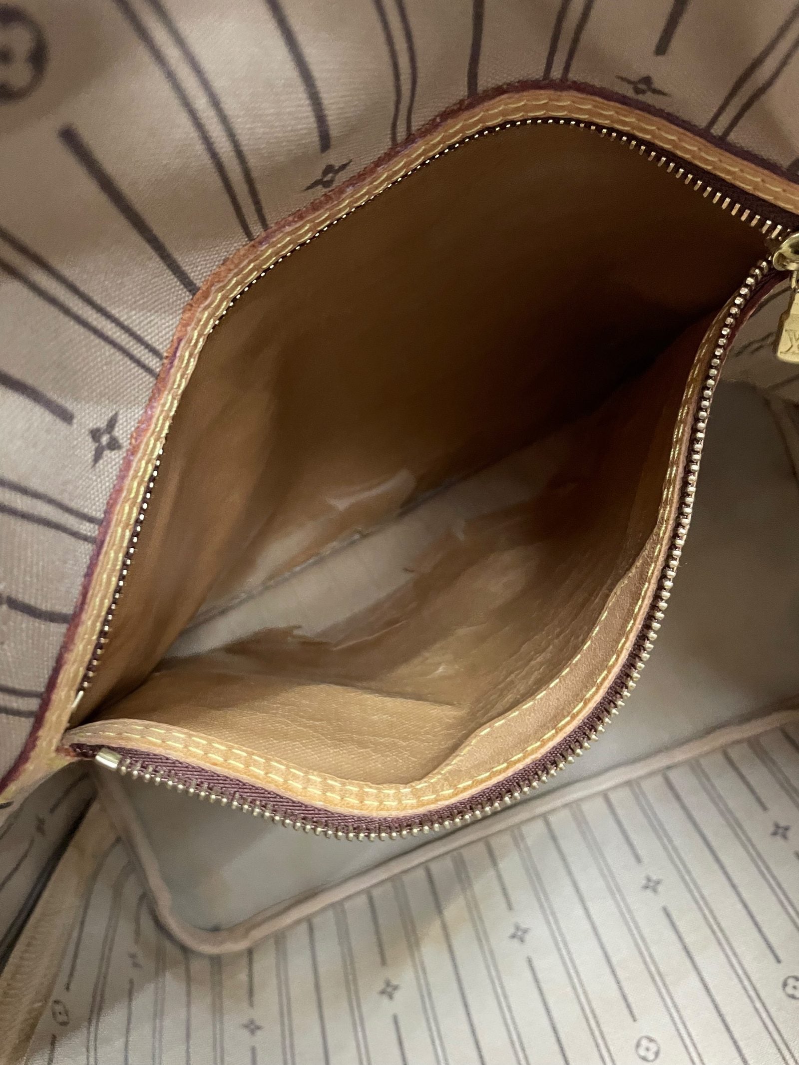 Tasca interna aperta Louis Vuitton Neverfull MM vachetta