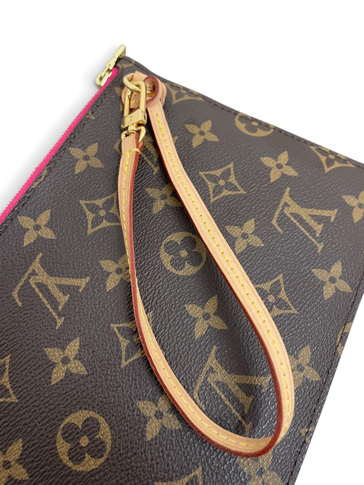 Moschettone dorato e cinturino vachetta Louis Vuitton pochette