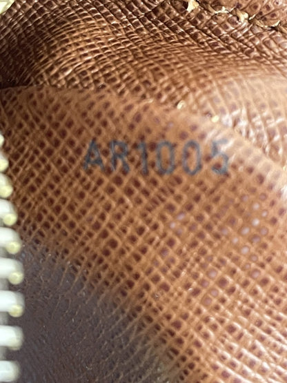 Datacode AR1005 Louis Vuitton Nile interno