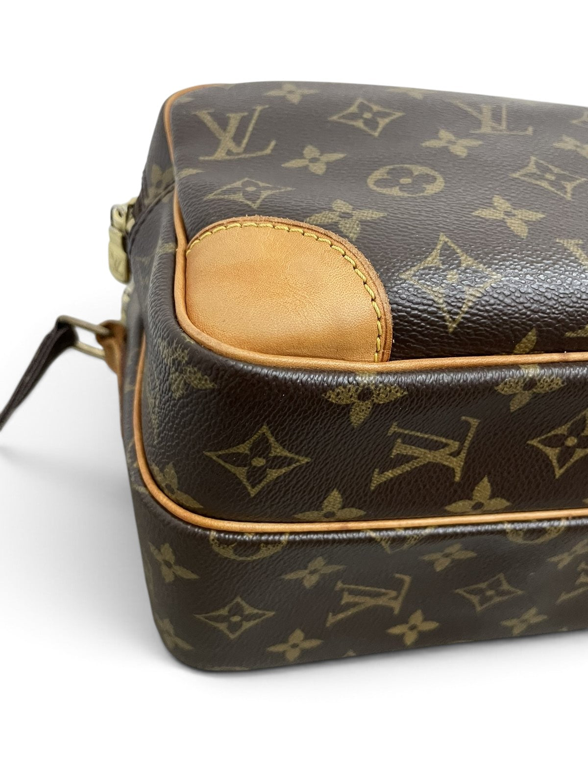 Angolo e linguetta vachetta Louis Vuitton Nile