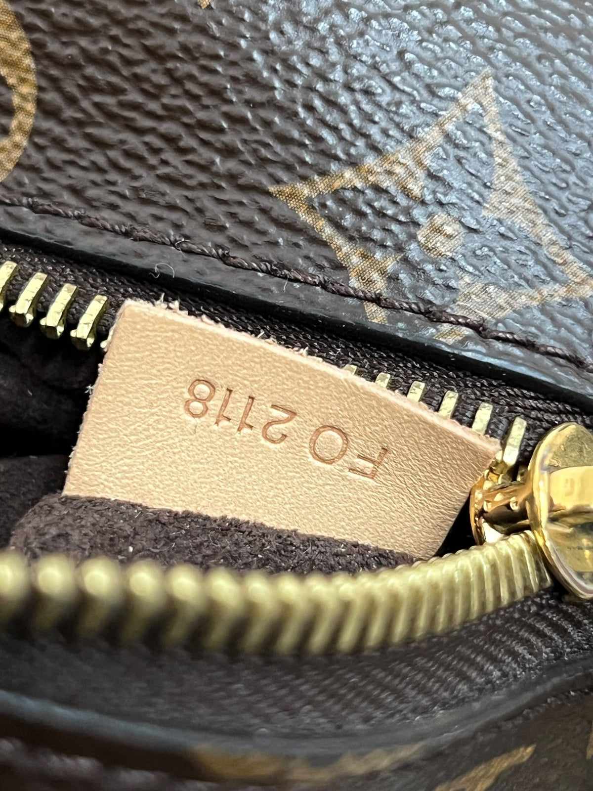 Codice seriale FO 2118 Louis Vuitton Pochette Métis