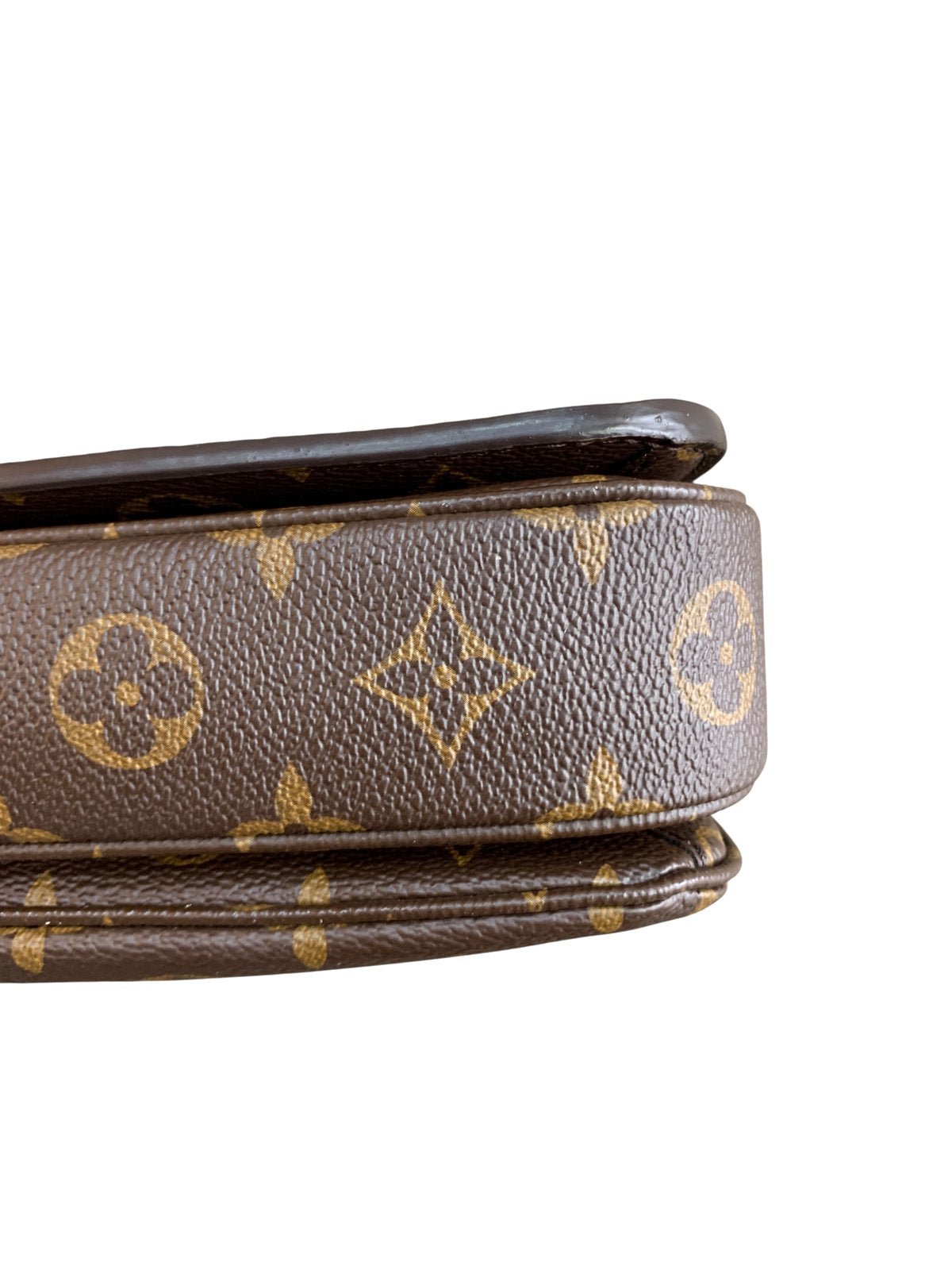 Louis Vuitton Pochette Métis Monogram M44875 Datacode DR5109 - AgeVintage