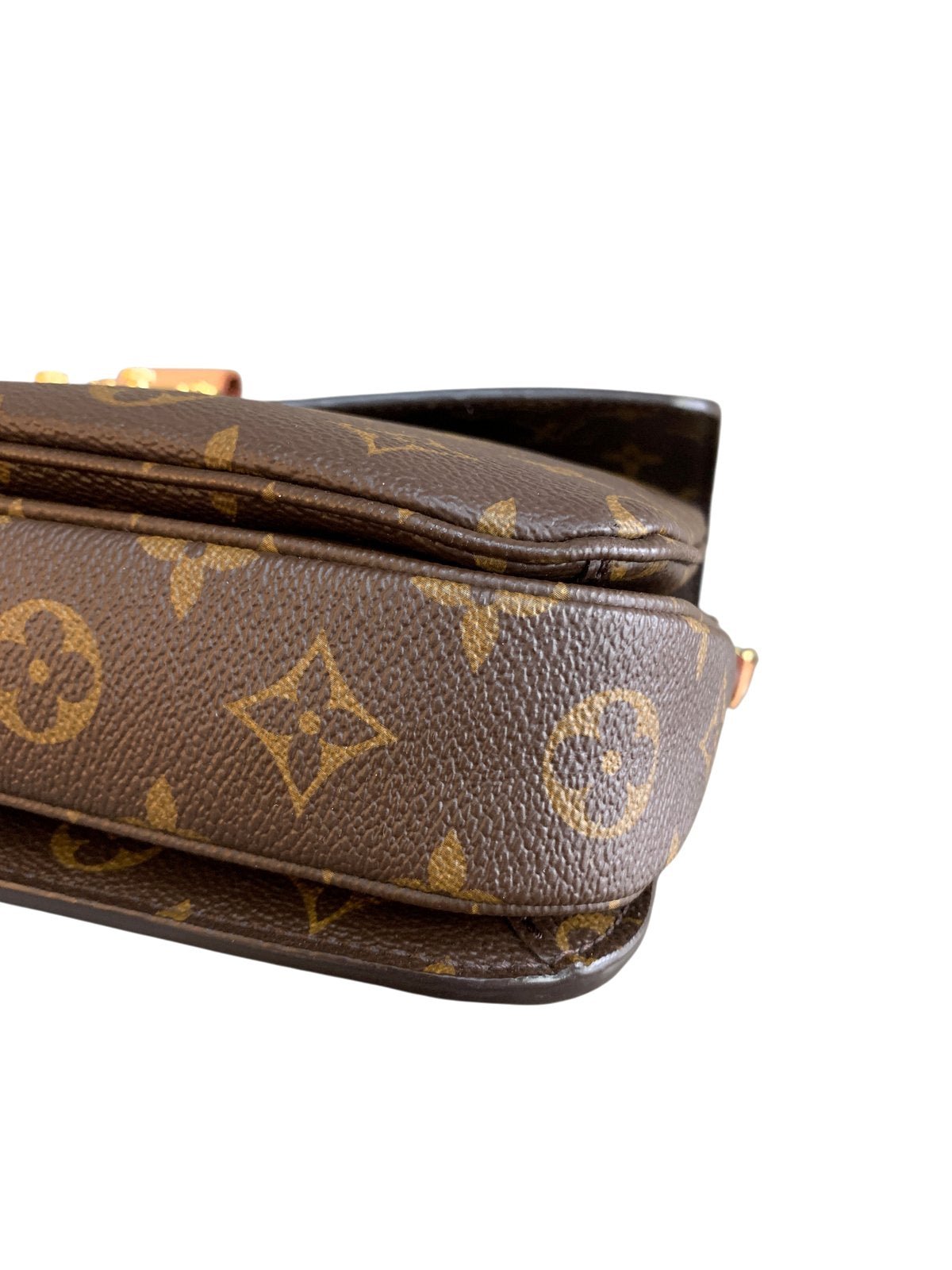 Louis Vuitton Pochette Métis Monogram M44875 Datacode DR5109 - AgeVintage