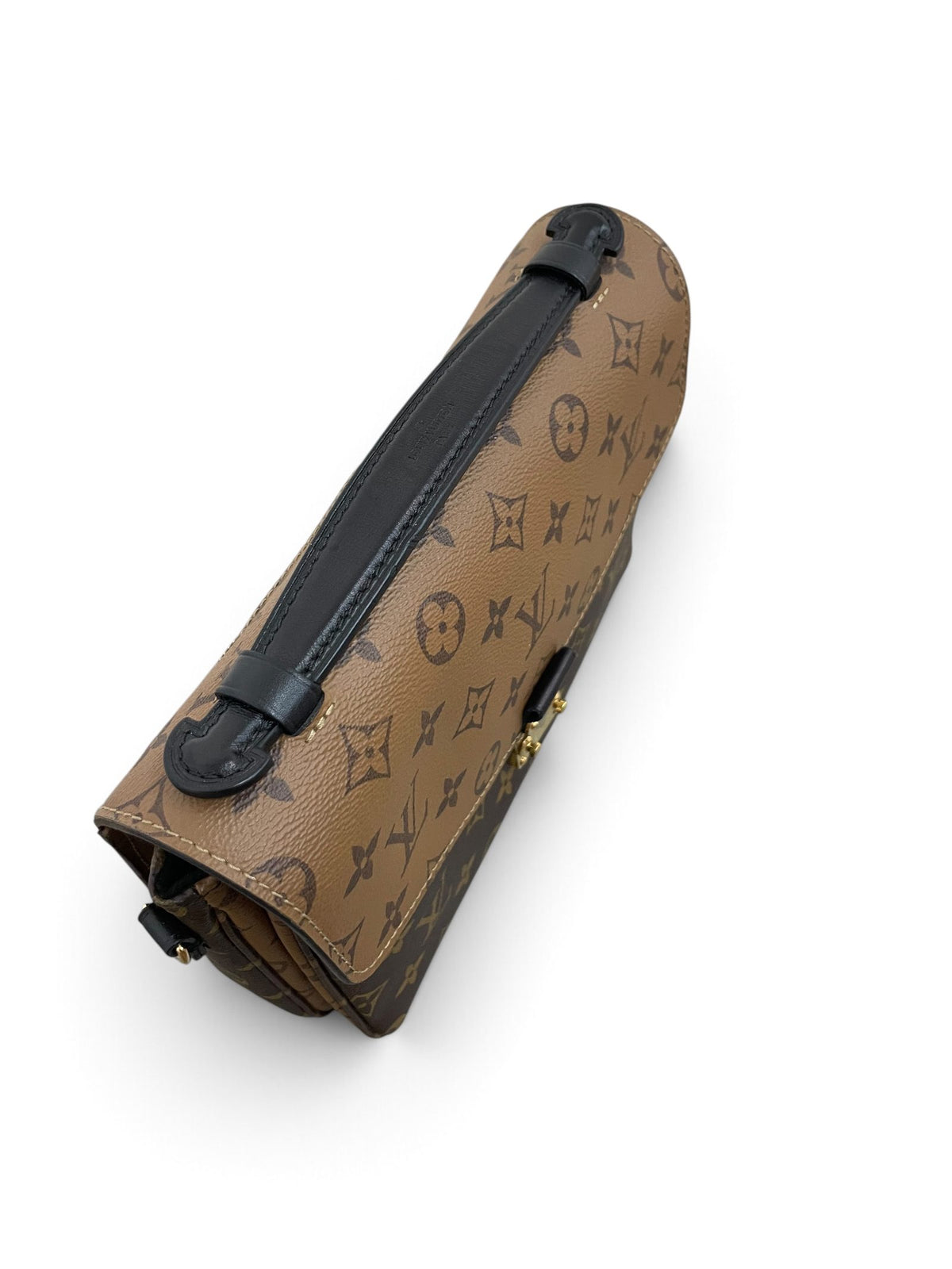 Louis Vuitton Pochette Métis vista dall'alto con manico nero