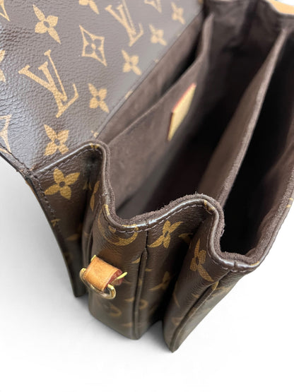 Dettaglio usura bordi interni Louis Vuitton Pochette Métis