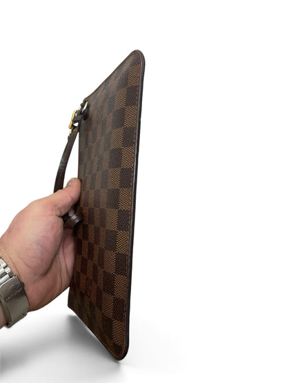 Profilo pochette LV Neverfull Damier con laccetto in pelle