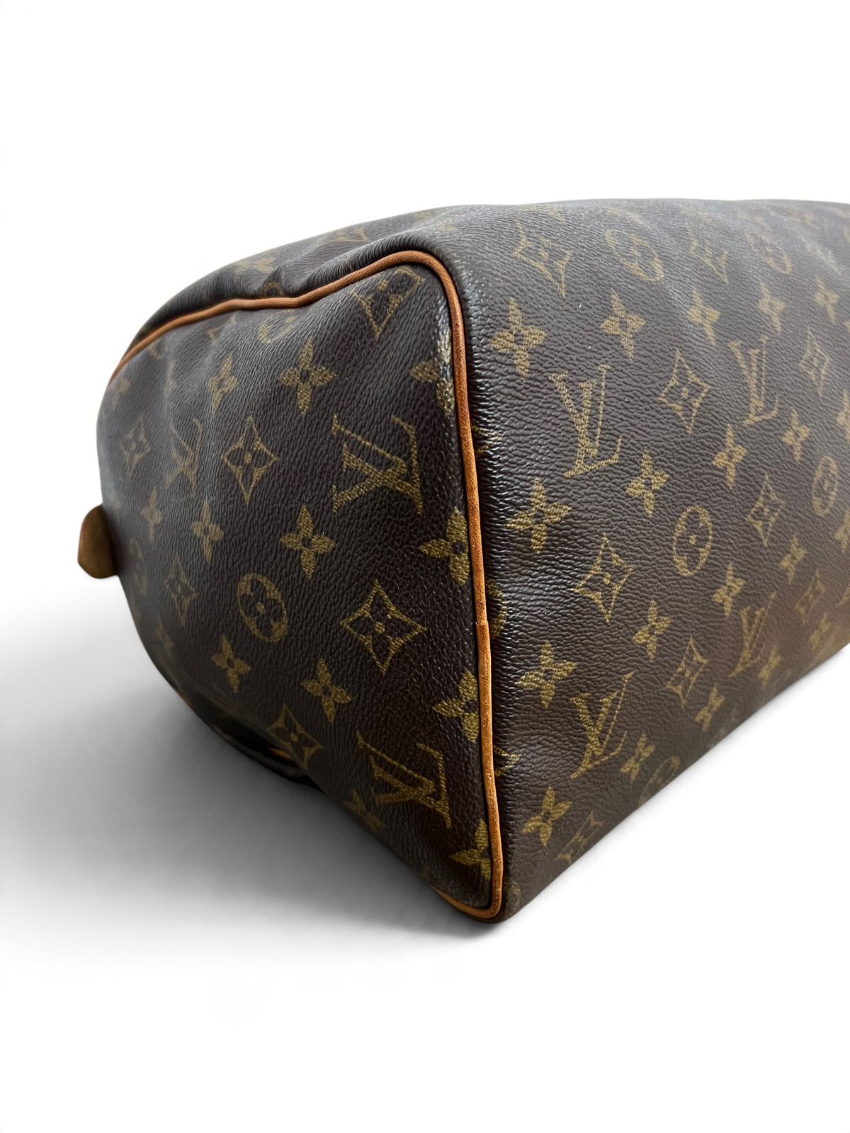 Dettaglio angolo e piping Louis Vuitton Speedy 30