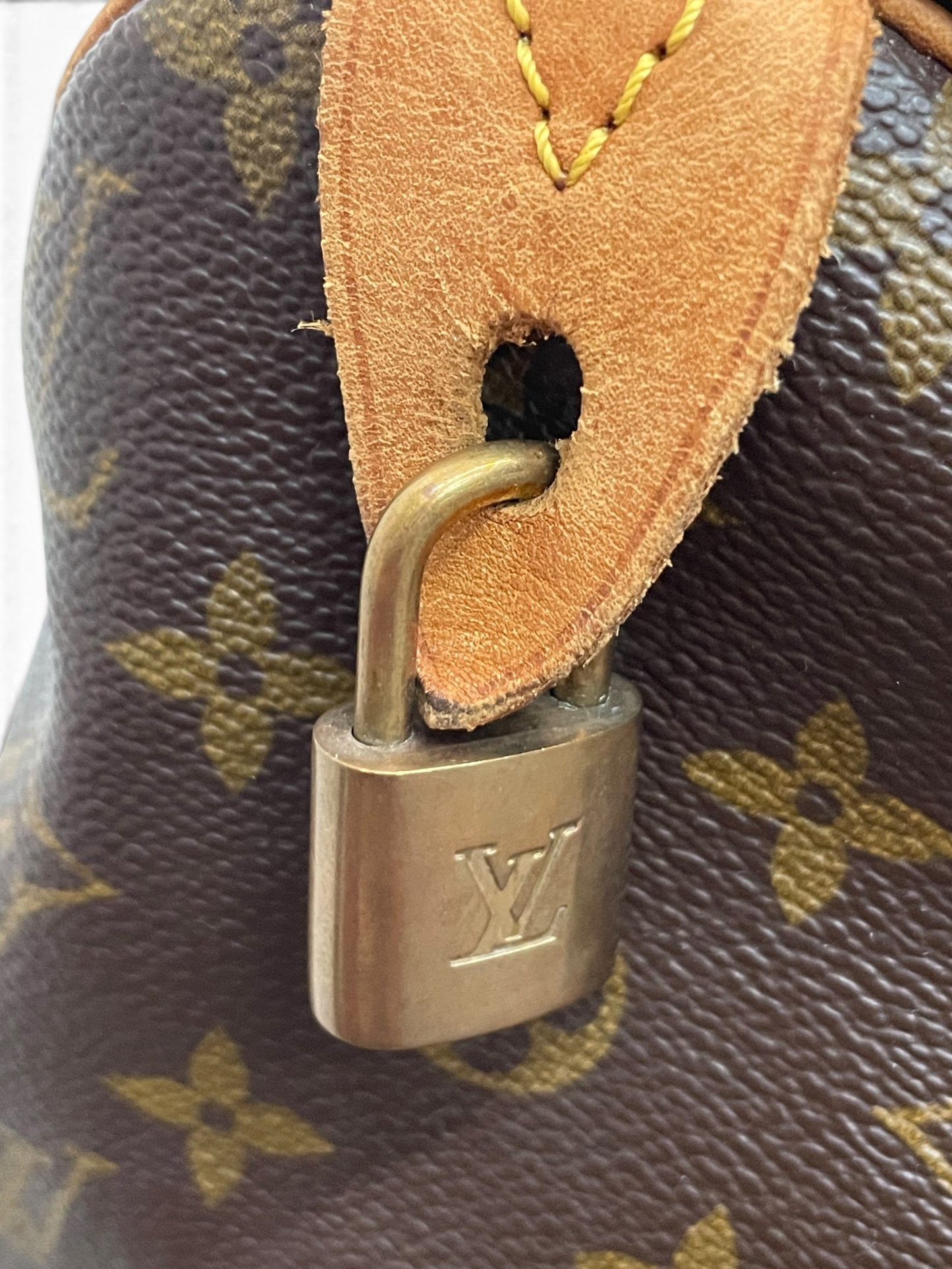 Lucchetto originale Louis Vuitton Speedy 30 dettaglio