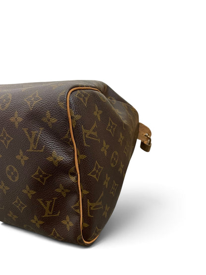 Angolo fondo destro Speedy 30 LV Monogram dettaglio