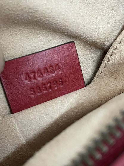 Marsupio Gucci GG Marmont in Pelle Matelassé Rosso - AgeVintage