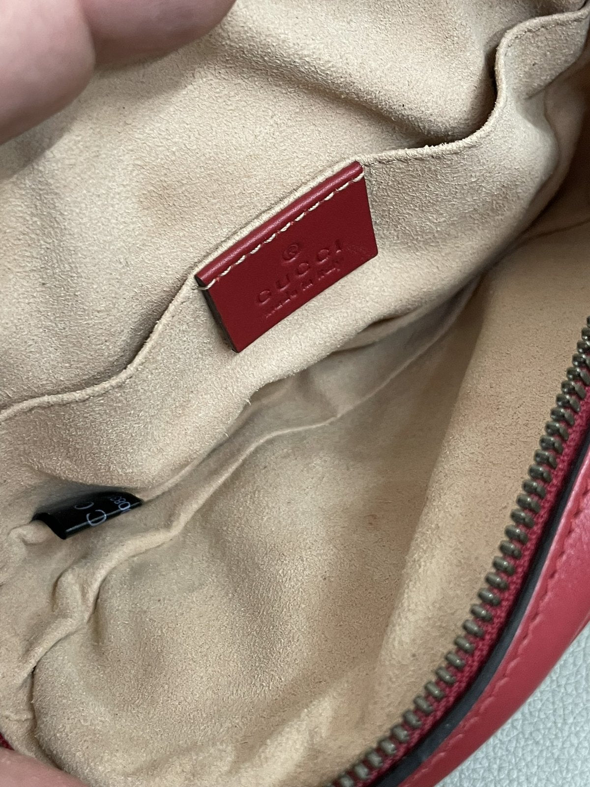 Marsupio Gucci GG Marmont in Pelle Matelassé Rosso - AgeVintage