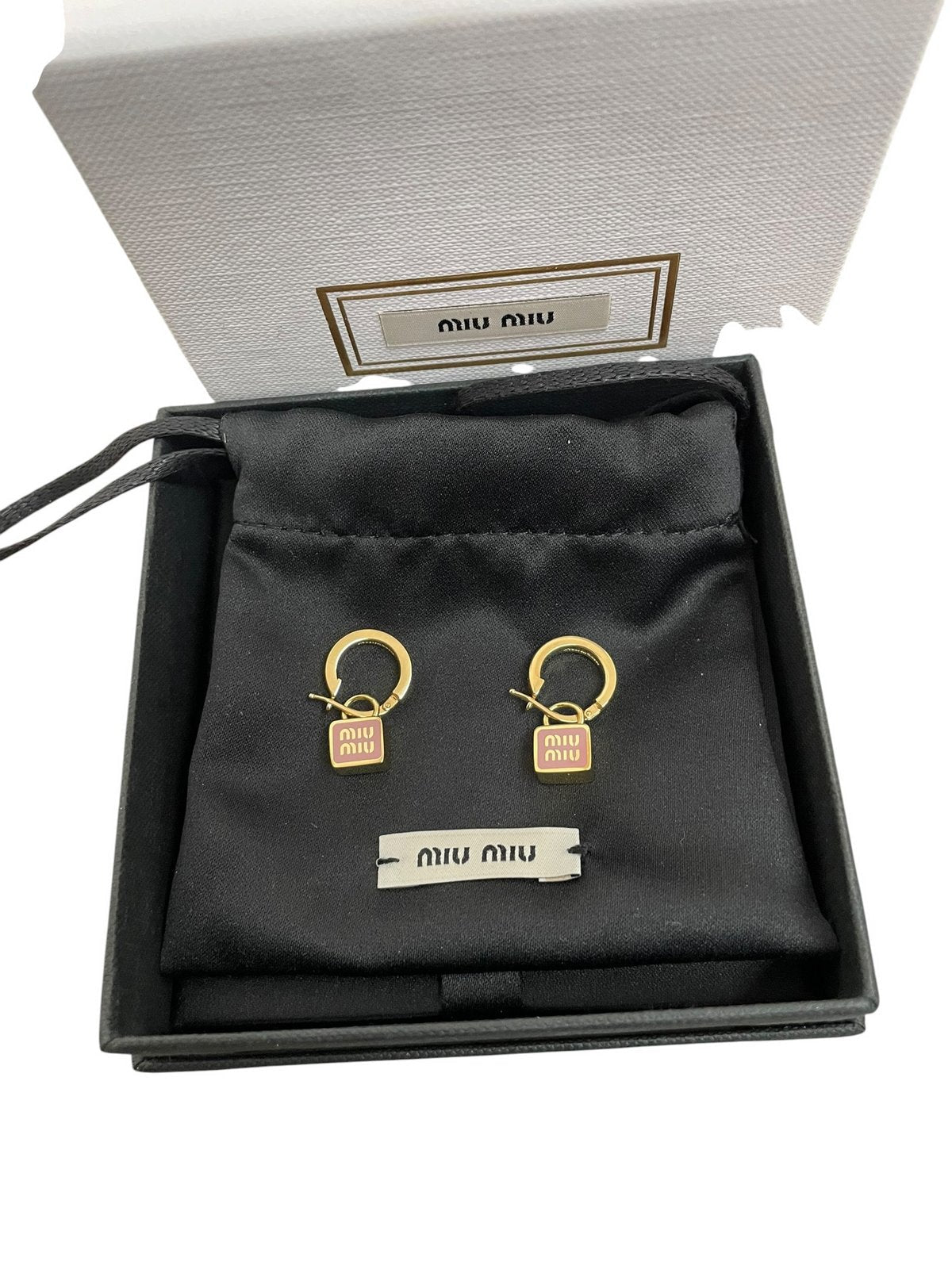 Miu Miu orecchini in metallo dorato e rosa orchidea - AgeVintage
