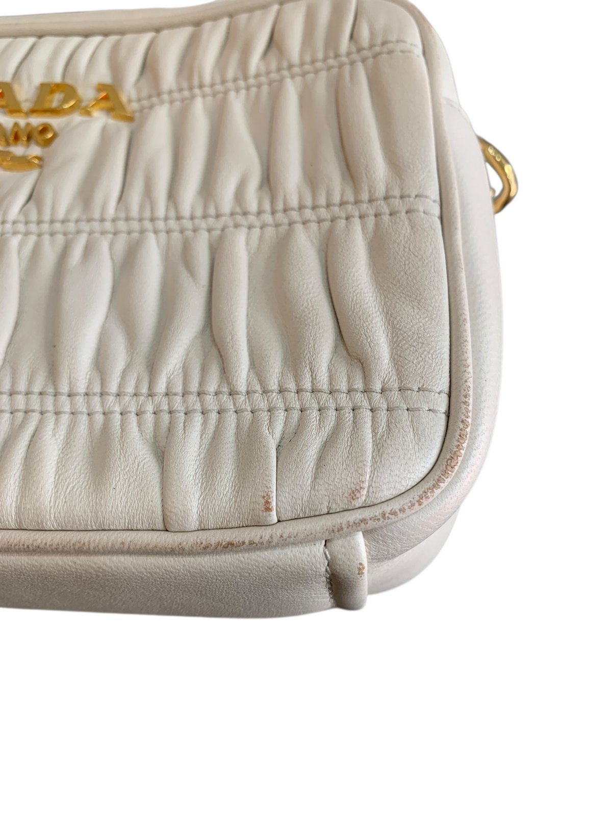 Prada 1BH112 borsa tracolla in pelle gaufré bianca - AgeVintage