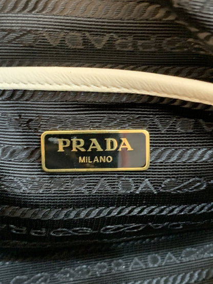 Prada 1BH112 borsa tracolla in pelle gaufré bianca - AgeVintage