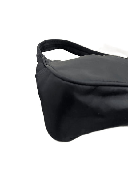 Dettaglio angolo superiore sinistro Prada Hobo Bag