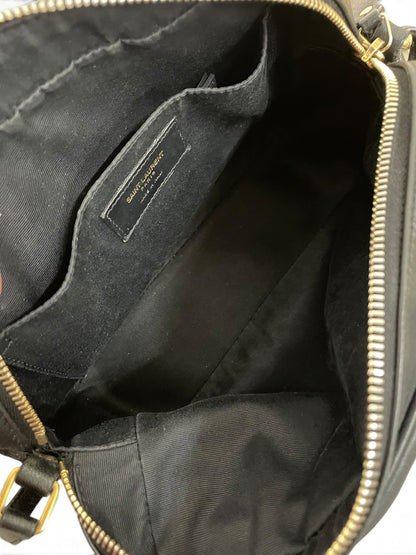 Interno Saint Laurent Lou Camera Bag nera con etichetta