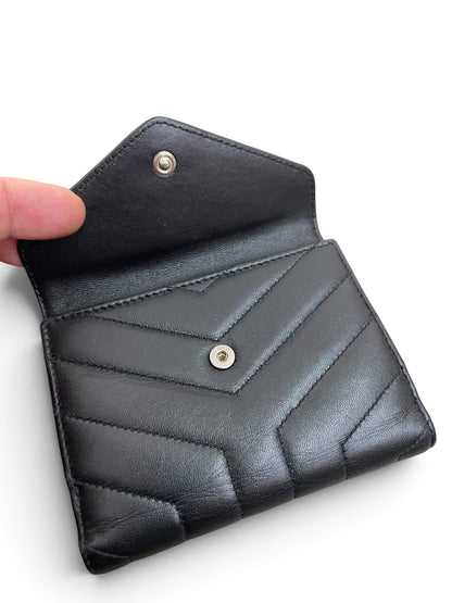Saint Laurent Loulou portafoglio interno coperchio bottone argento