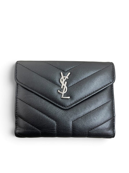 Saint Laurent Loulou portafoglio compact nero hardware argento fronte