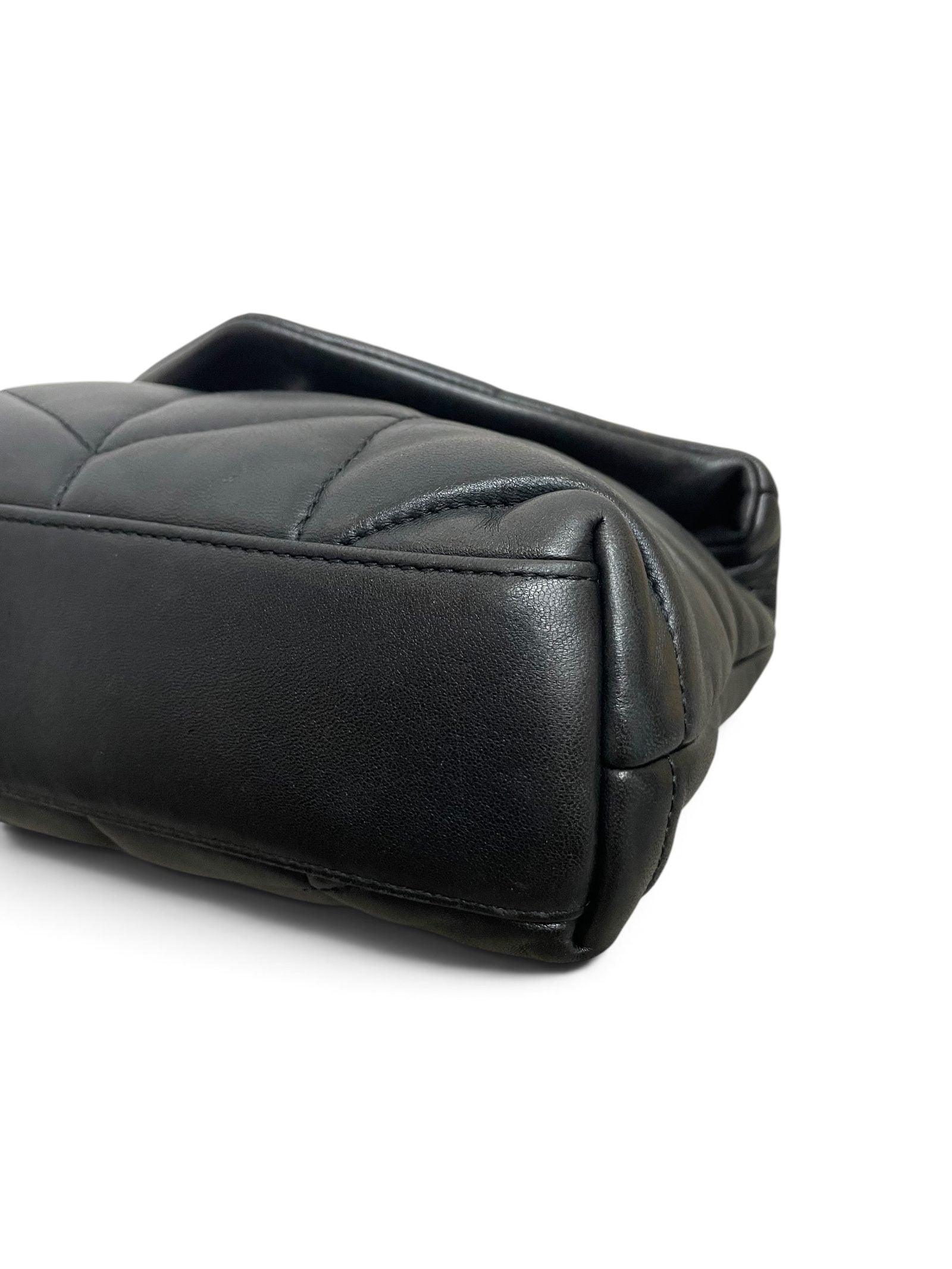Angolo inferiore Saint Laurent Loulou Puffer Mini pelle agnello