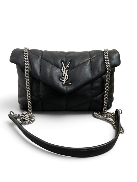 Saint Laurent Loulou Puffer Mini fronte logo YSL catena argento