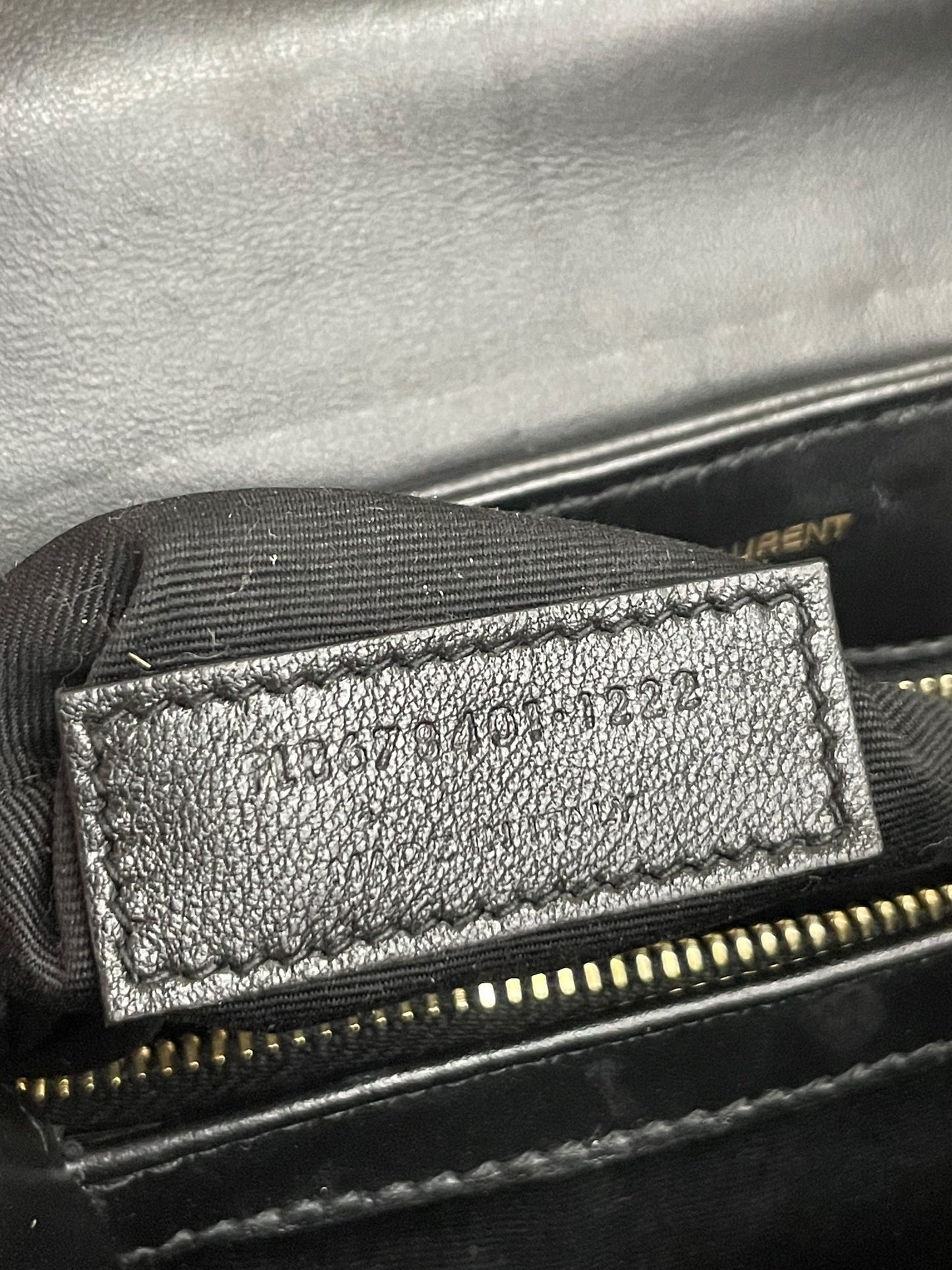 Codice seriale interno Saint Laurent Loulou Toy