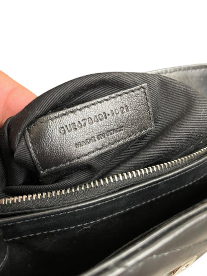 Codice seriale Saint Laurent GUE678401 1021