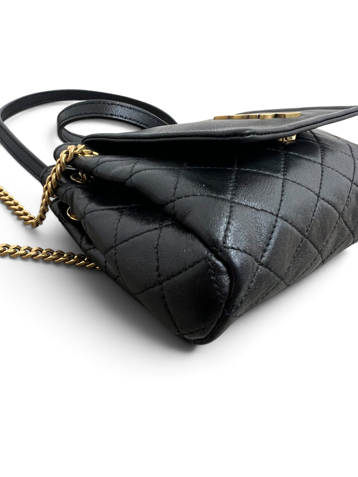 Angolo borsa Saint Laurent Nolita con catena curb-link dorata