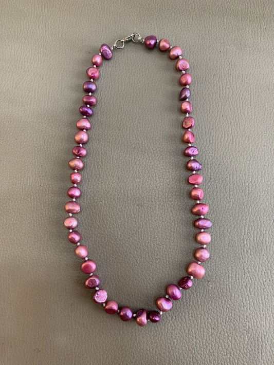 Collana in pietre colore fucsia - AgeVintage