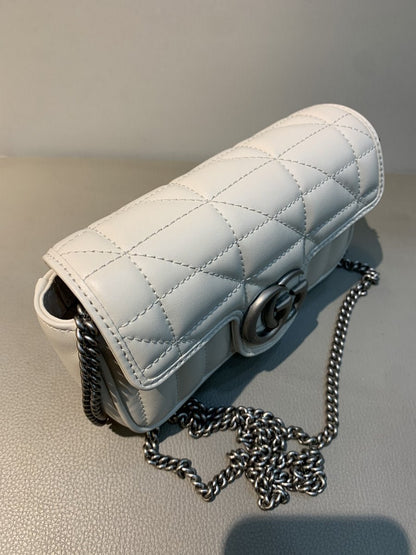 Gucci Marmont Super Mini con catena colore bianca - AgeVintage