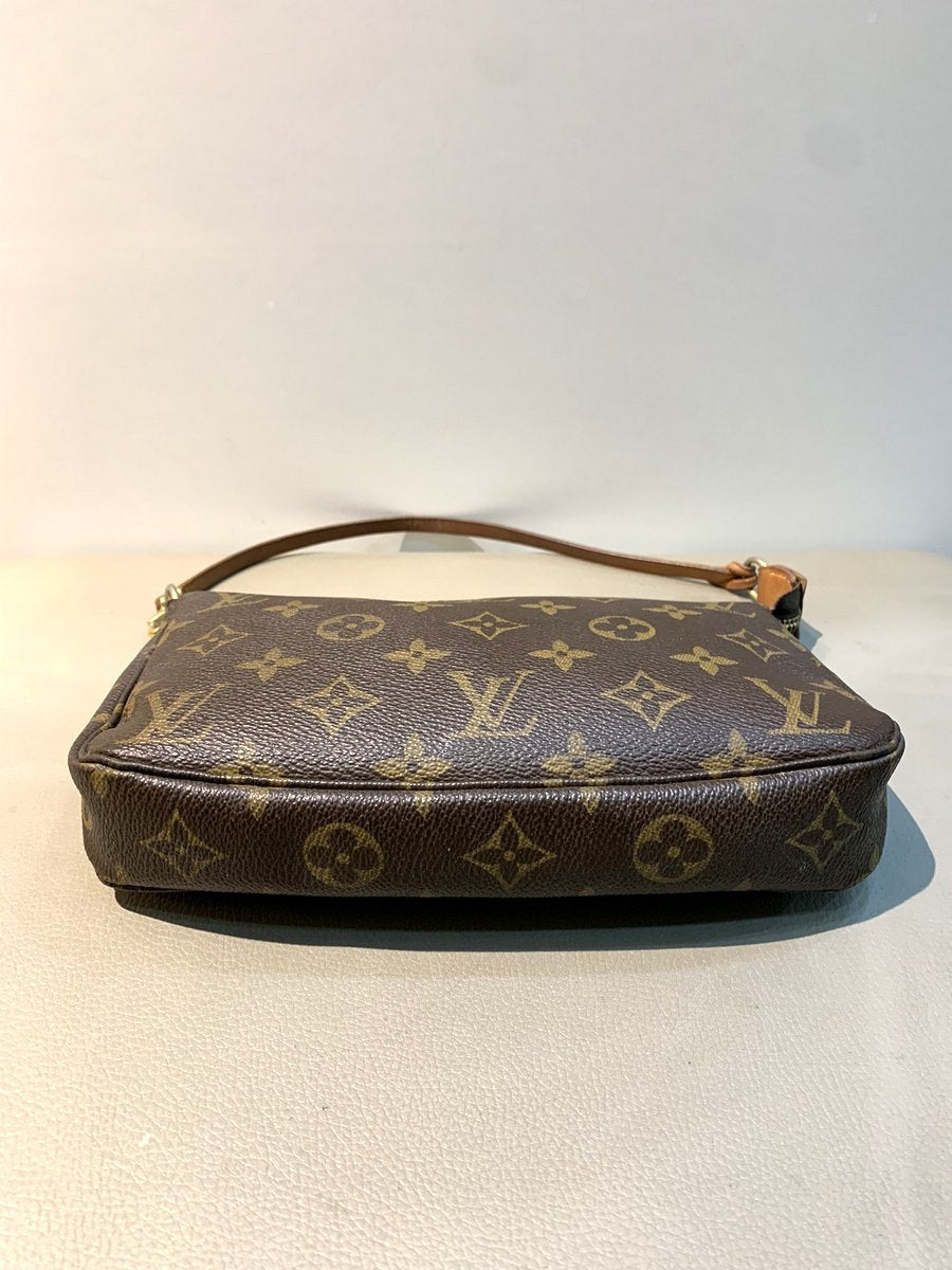 Louis Vuitton Pochette Accessories monogram canvas - AgeVintage