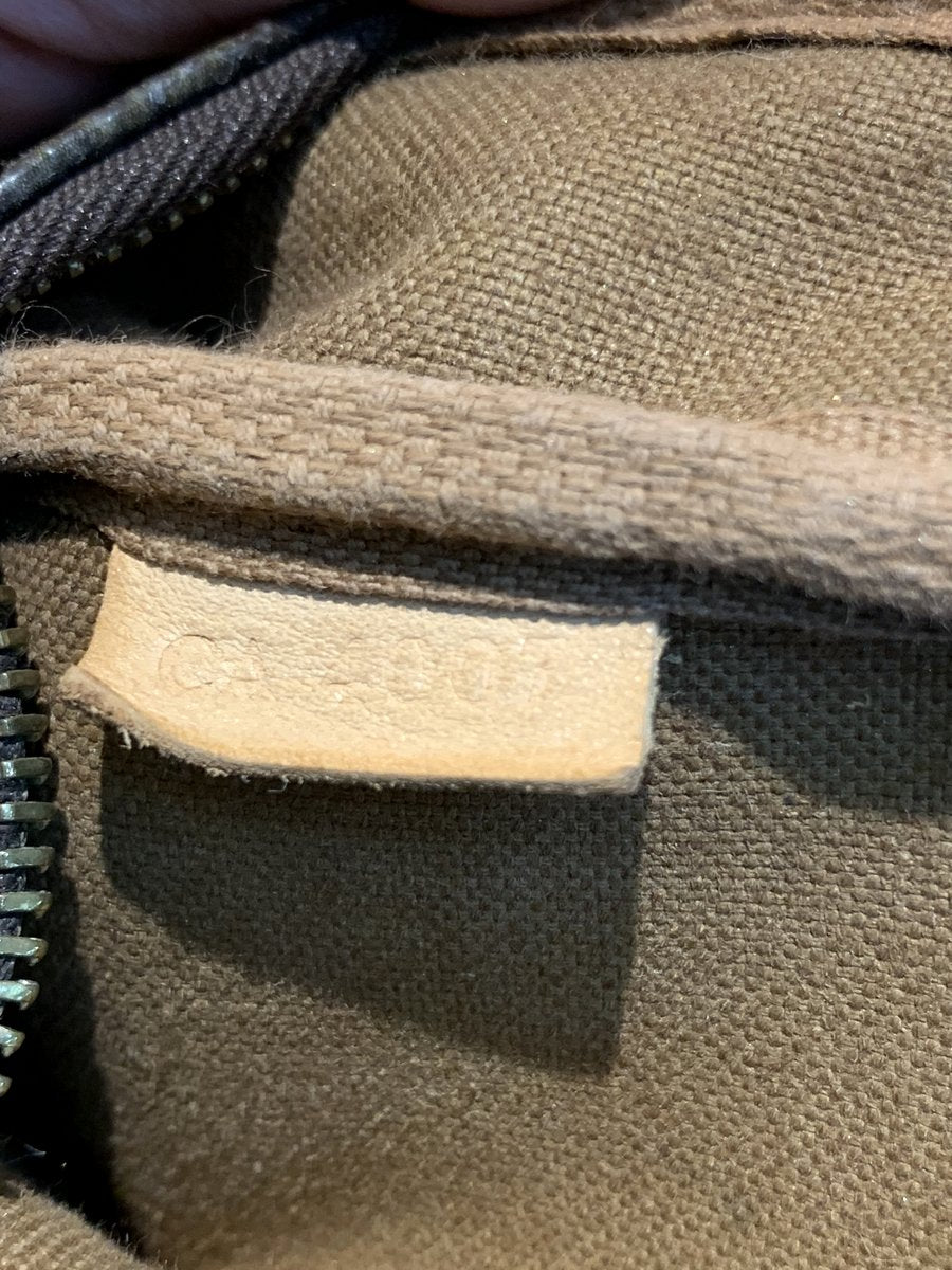 Louis Vuitton Pochette Accessories monogram canvas - AgeVintage