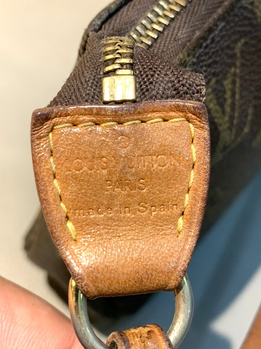 Louis Vuitton Pochette Accessories monogram canvas - AgeVintage