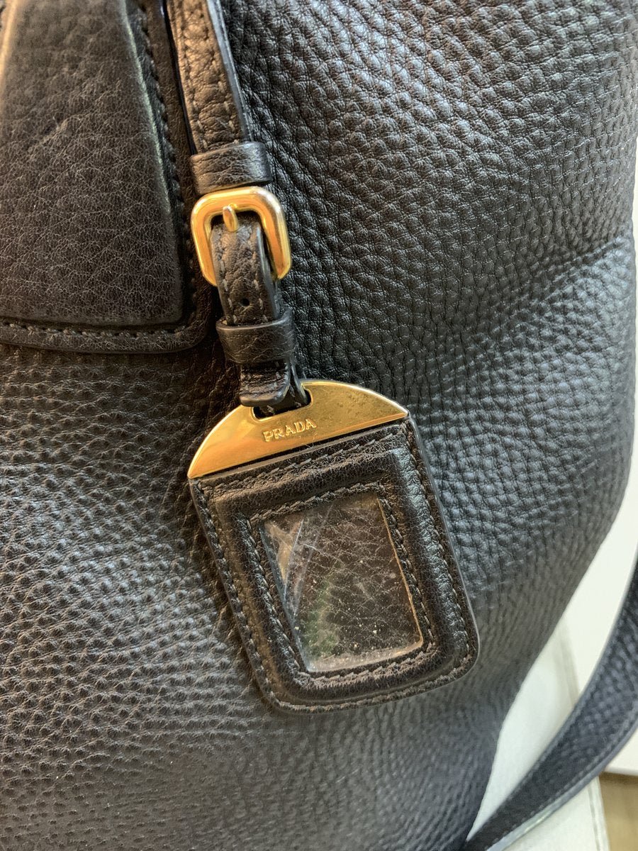 Prada Borsa a mano con tracolla in pelle colore nera - AgeVintage