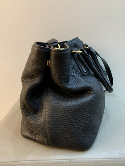 Prada Borsa a mano con tracolla in pelle colore nera - AgeVintage