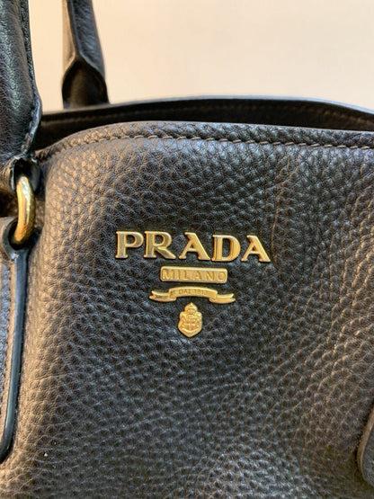 Prada Borsa a mano con tracolla in pelle colore nera - AgeVintage