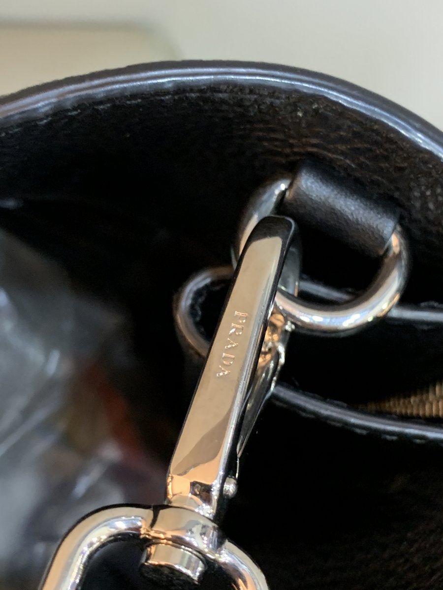 Prada borsa shopping BN2419 in pelle colore nera - AgeVintage