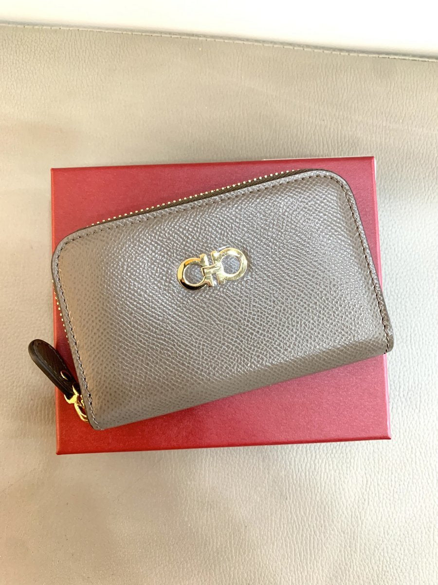 Salvatore Ferragamo portafoglio compatto - AgeVintage