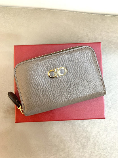 Salvatore Ferragamo portafoglio compatto - AgeVintage