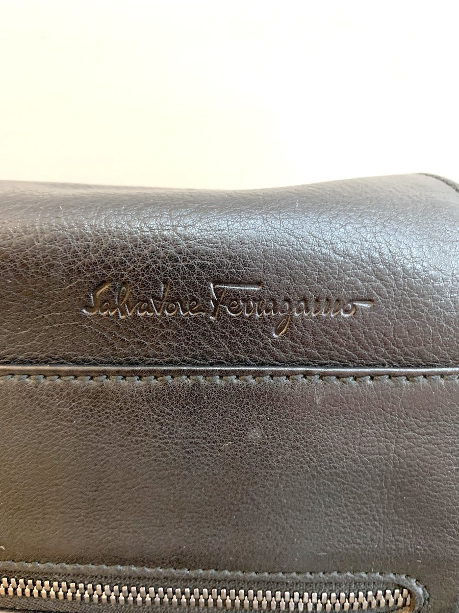 Salvatore Ferragamo tracolla unisex in pelle colore nera - AgeVintage