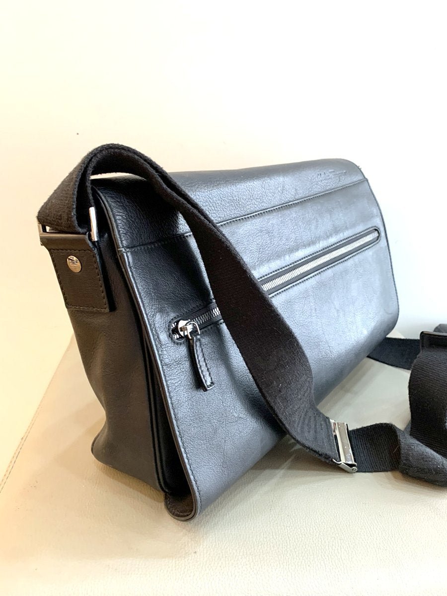 Salvatore Ferragamo tracolla unisex in pelle colore nera - AgeVintage